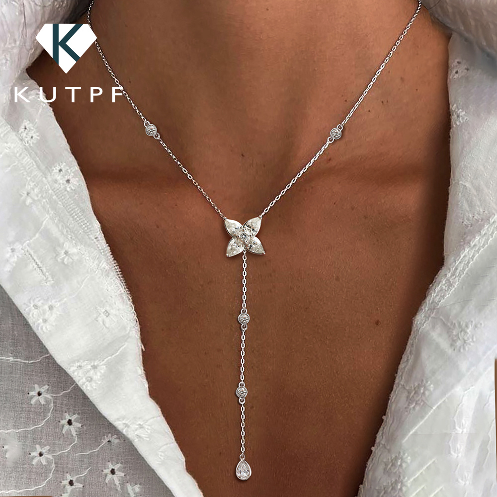 Bezels Set Pendant - Collar con colgante de moissanita con