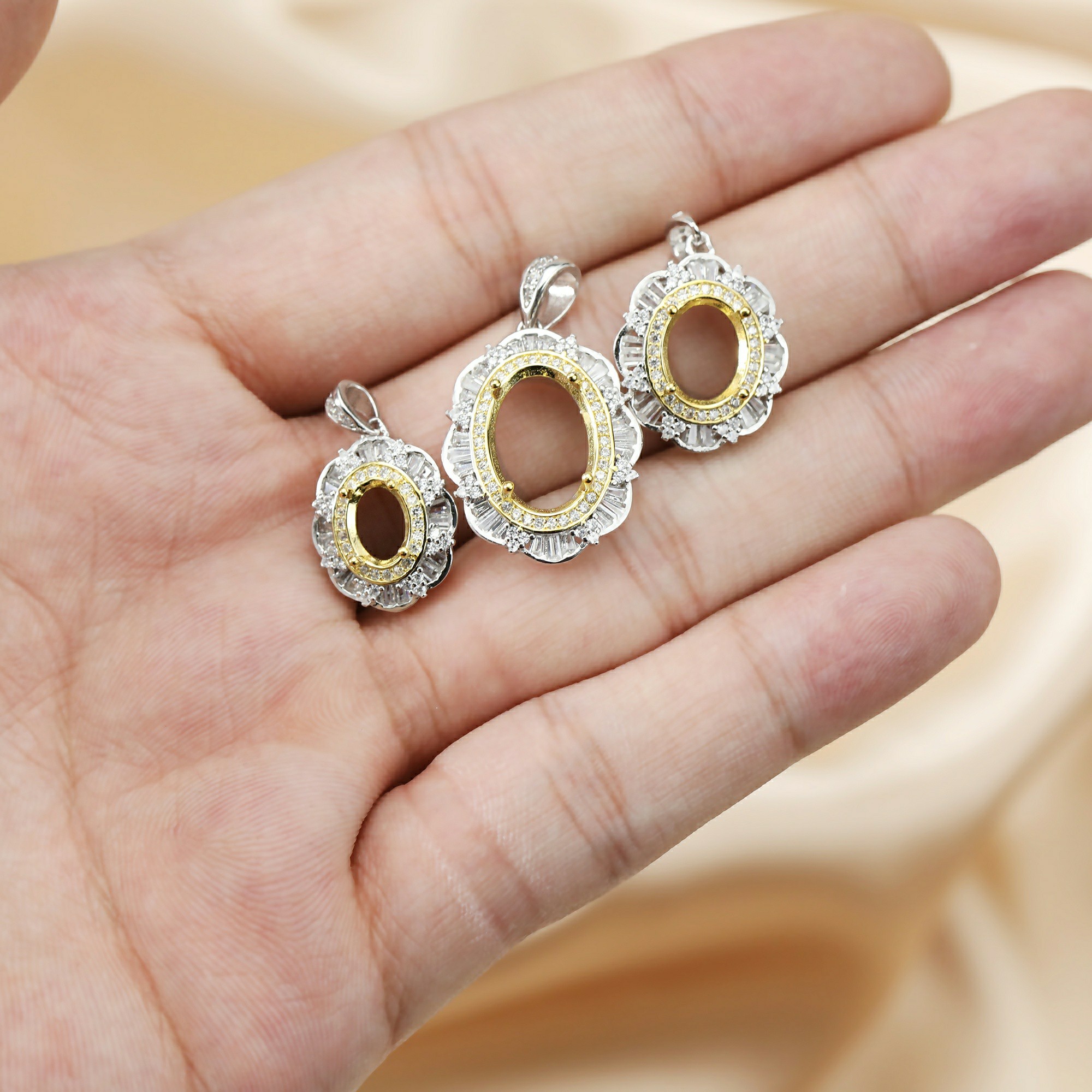 Bisagra ovalada de varios tama - Bezels Set Pendant reseña y precio
